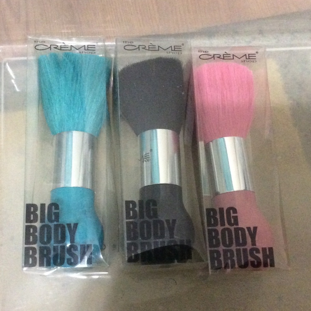 The Creme Big Body Brush