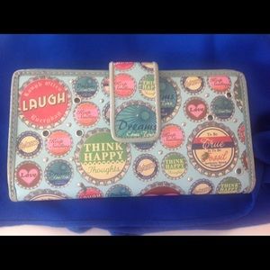 Fossil Bottlecap wallet. 👜