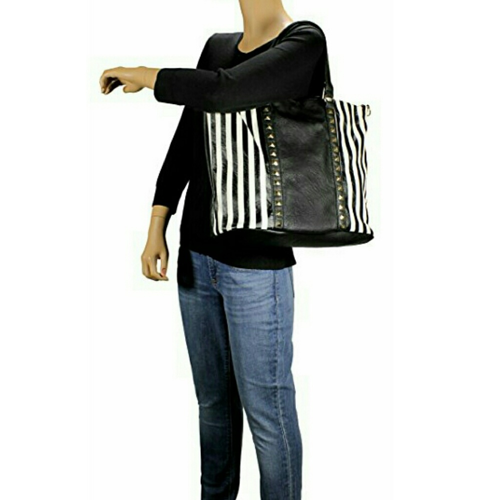 NWT! TRENDY HANDBAG ❤️ - Picture 6 of 7