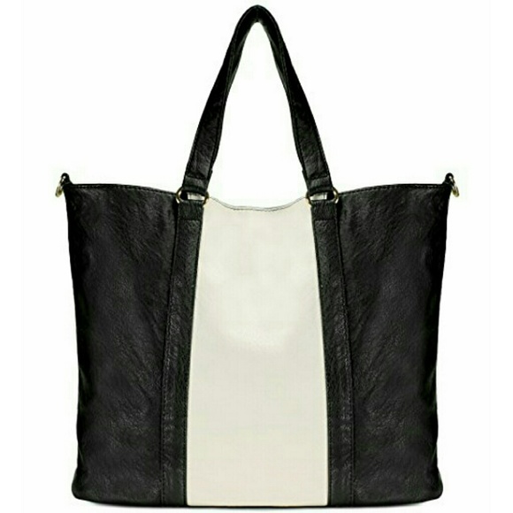 NWT! TRENDY HANDBAG ❤️ - Picture 2 of 7