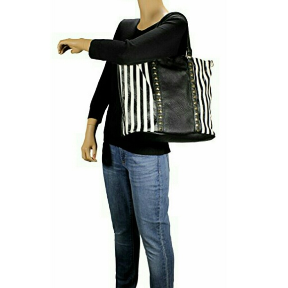 NWT! TRENDY HANDBAG ❤️ - Picture 6 of 7