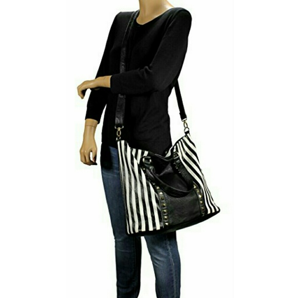 NWT! TRENDY HANDBAG ❤️ - Picture 7 of 7