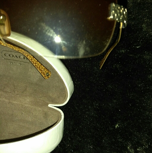 AUTHENTIC Coach shades - Picture 2 of 3