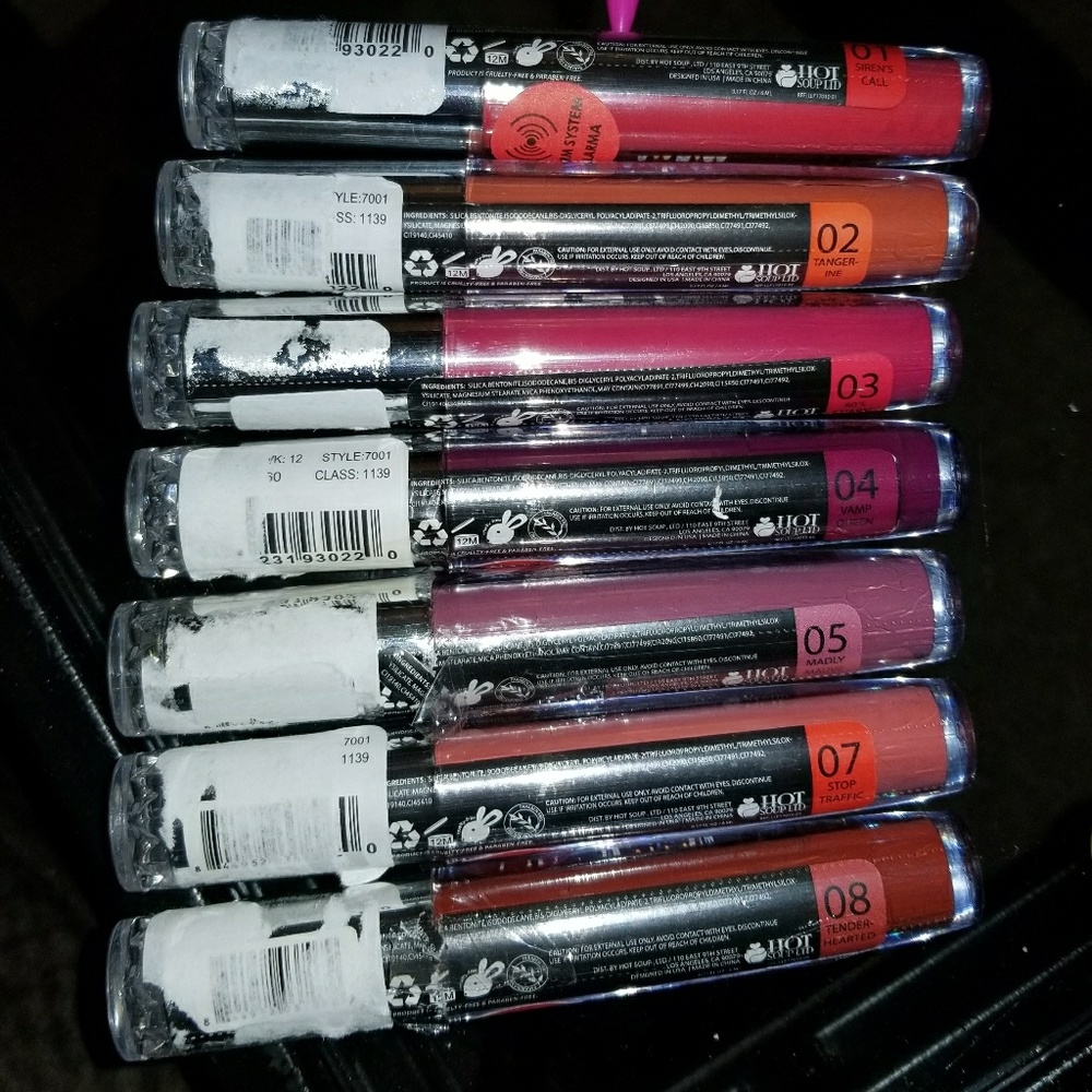Makeup - Picture 2 of 3