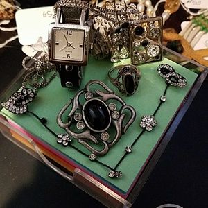 Vintage set of earring necklace broach and watch