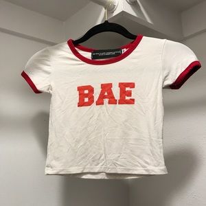 O-mighty omweekend "bae" crop top
