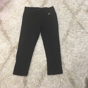 NIKE DRI FIT CROP LEGGINGS