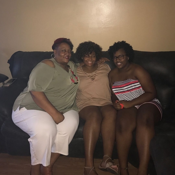 Meet your Posher, Kristina - Picture 1 of 1