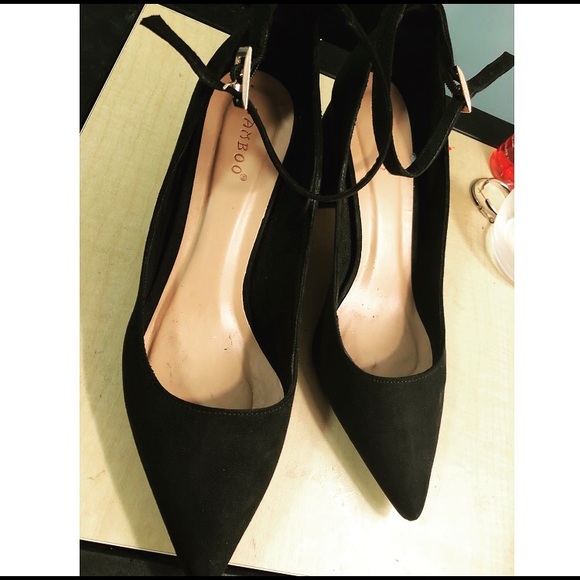 Ankle Strap pointed toe pumps! - Picture 1 of 3