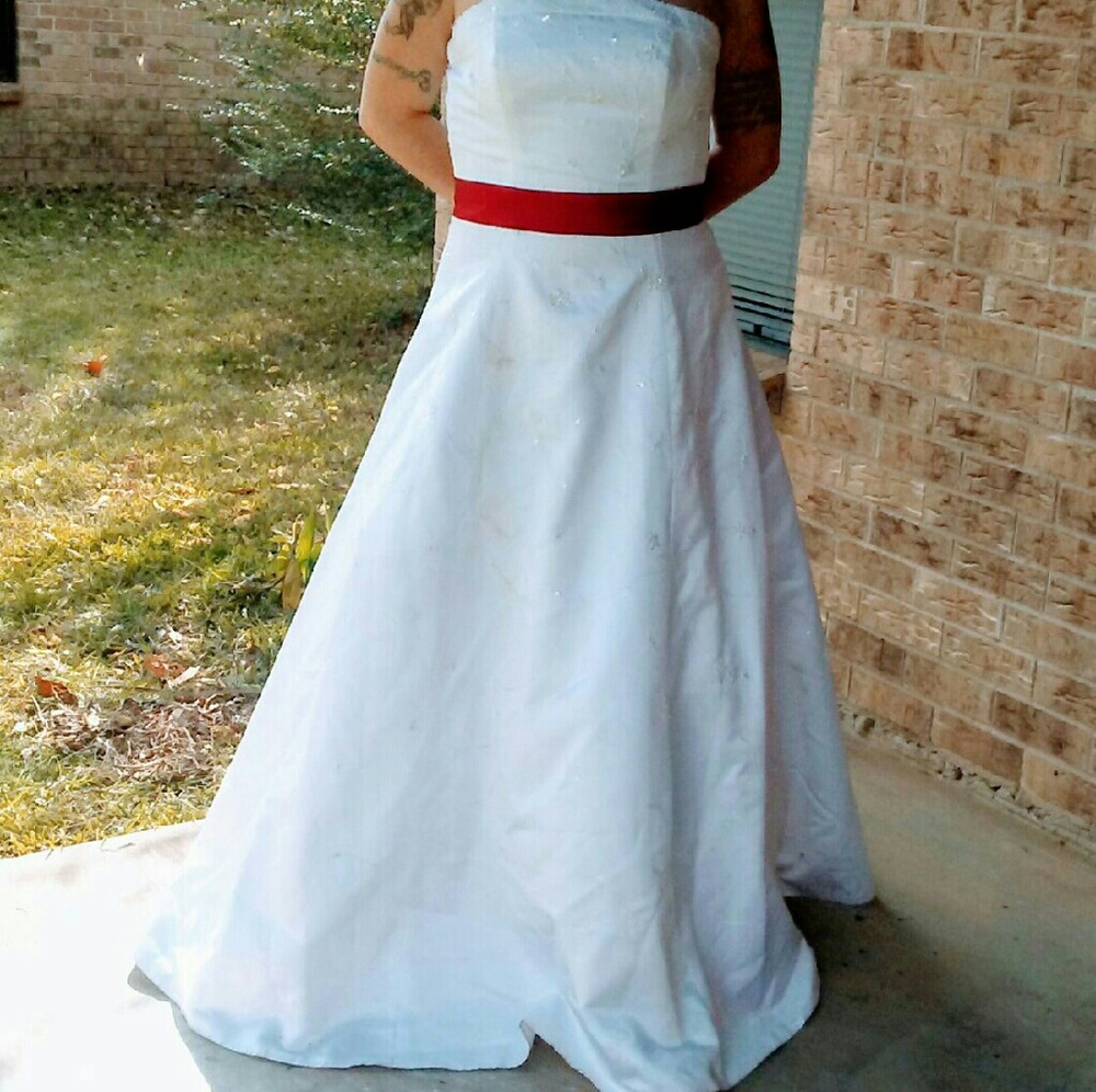 Wedding gown