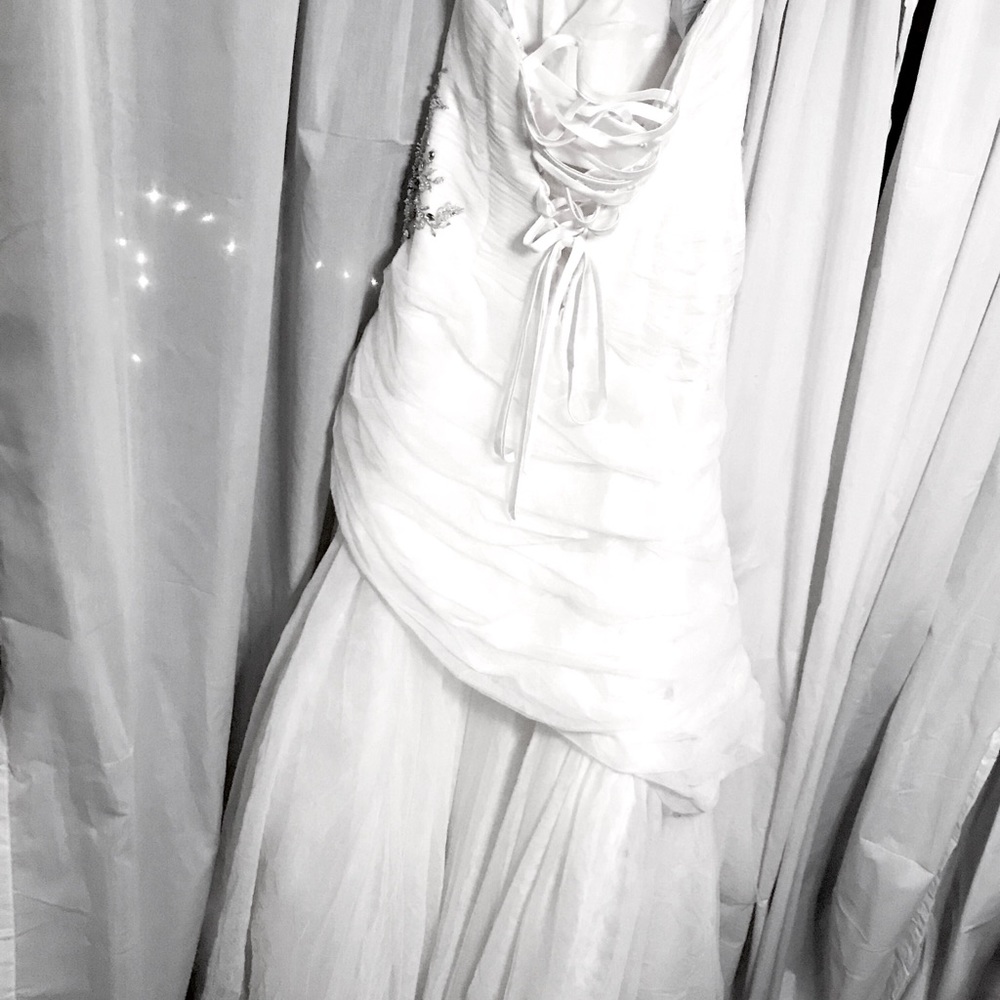 Alfred Angelo Rapunzel Gown - Style 221 - Picture 4 of 7