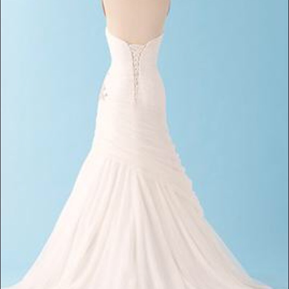 Alfred Angelo Rapunzel Gown - Style 221 - Picture 2 of 7