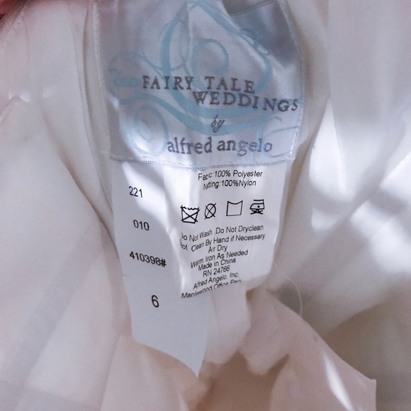 Alfred Angelo Rapunzel Gown - Style 221 - Picture 7 of 7