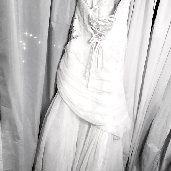 Alfred Angelo Rapunzel Gown - Style 221 - Picture 4 of 7