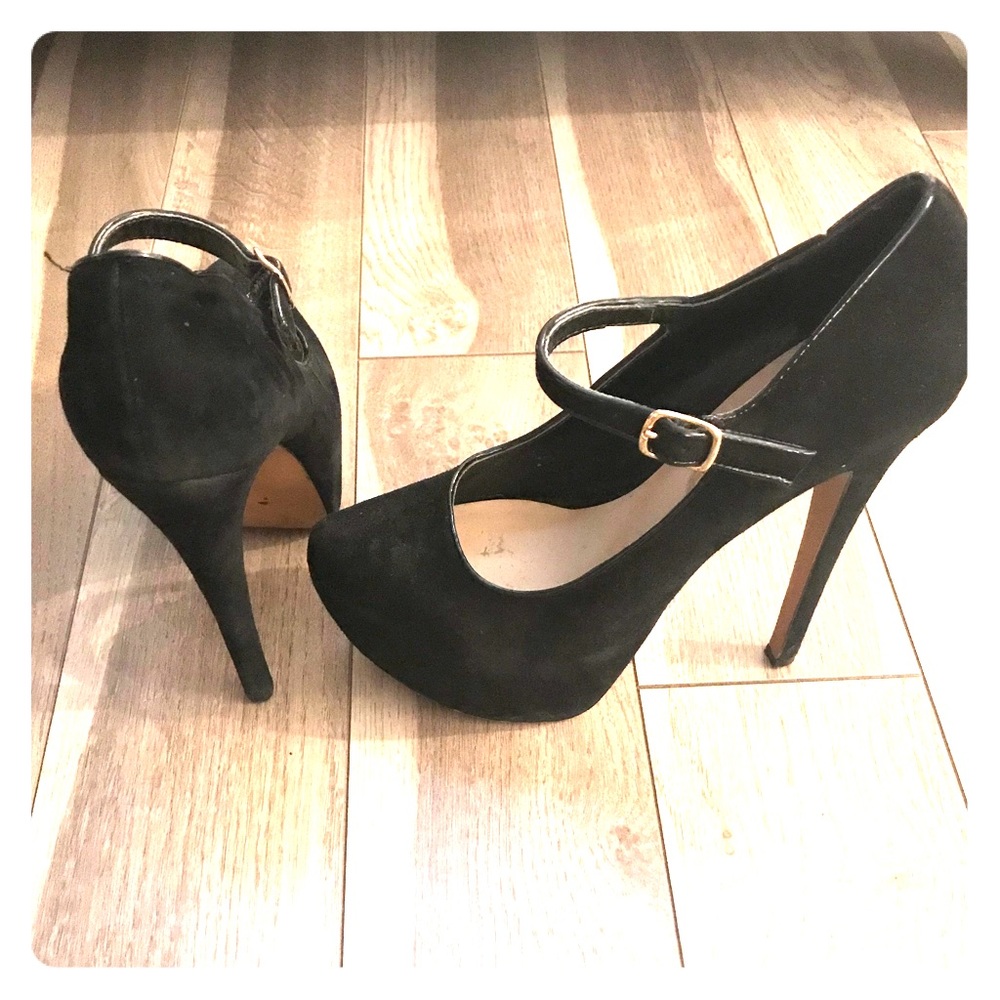 Black platform