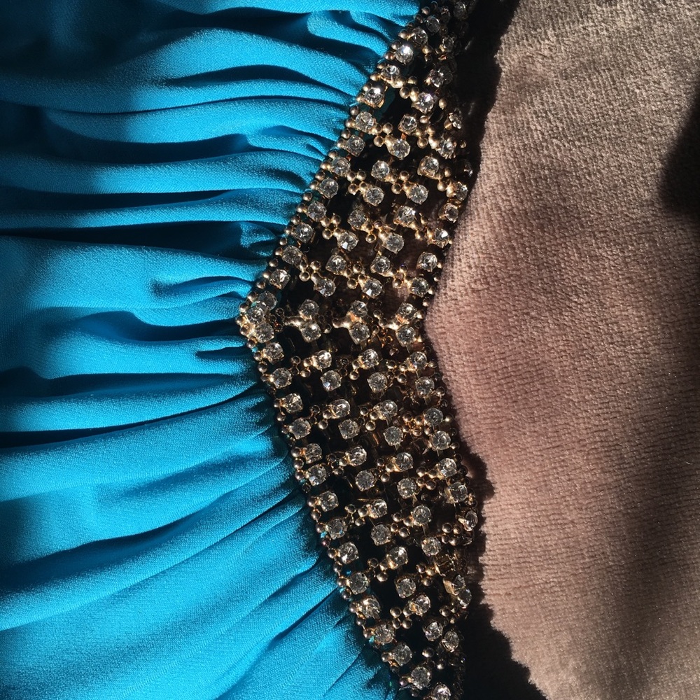 Cache Dress with Rhinestones - Picture 4 of 6