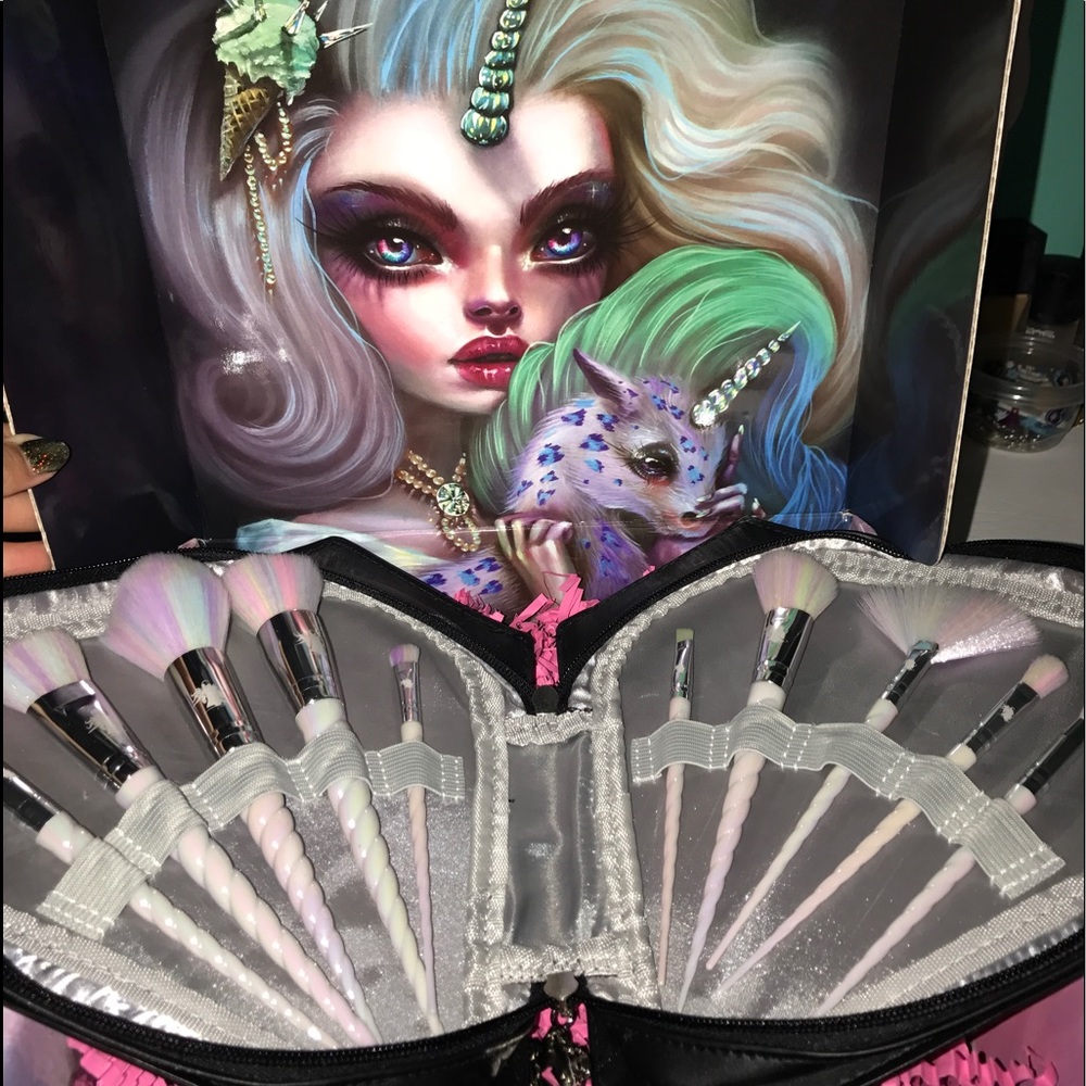 💥FINAL REDUCTION💥 Authentic Unicorn brush set