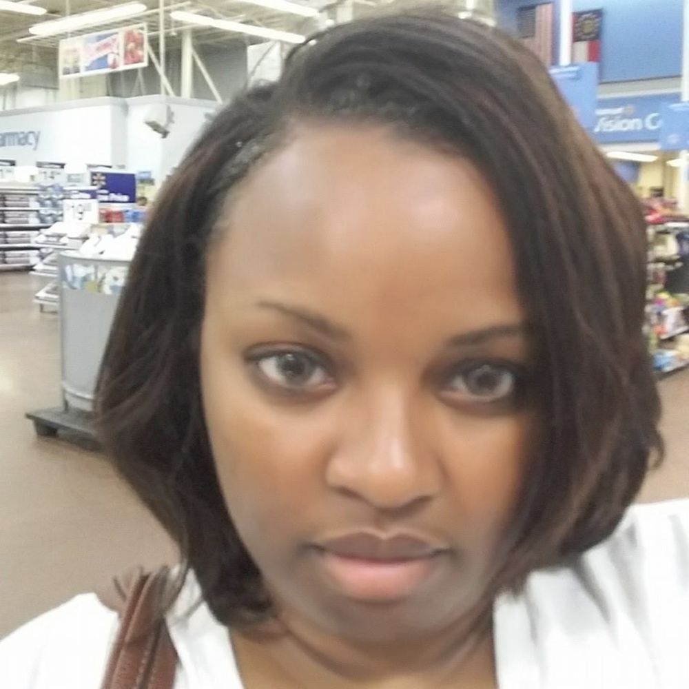 Meet your Posher, Casandra