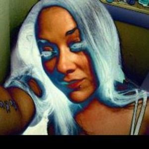 Meet your Posher, Kira