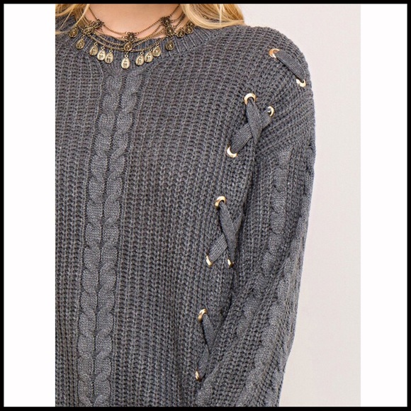 Criss-Cross Soft Cable-knit Sweater - Picture 3 of 5