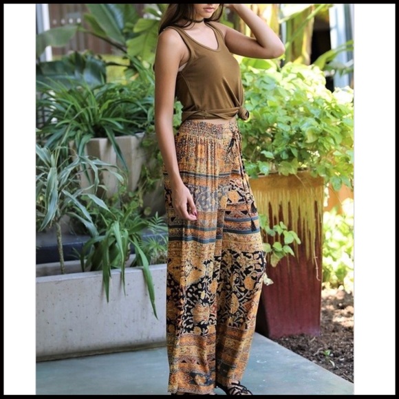 Chic and Comfy Pants - Picture 2 of 5