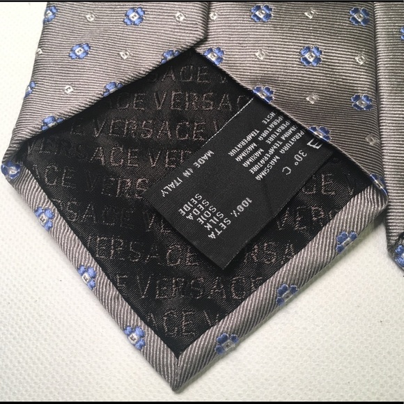 ⭐️2XHP⭐️🇮🇹 VERSACE MEDUSA 💯% SILK TIE - Picture 5 of 8