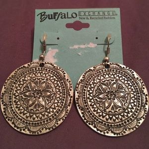 Engraved earrings