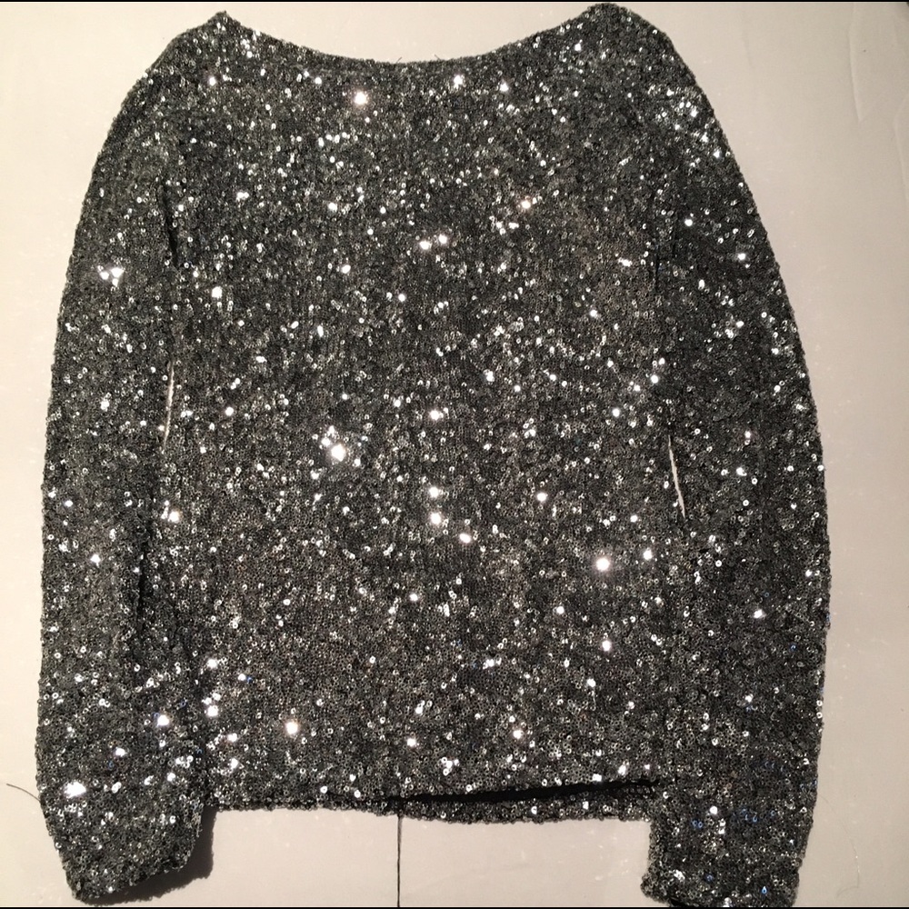 ❌SOLD❌💥BEBE💥Silver Sequin Blouse - Picture 2 of 3