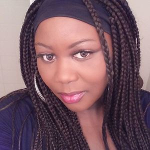 Meet your Posher, Joya