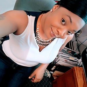 Meet your Posher, Simone