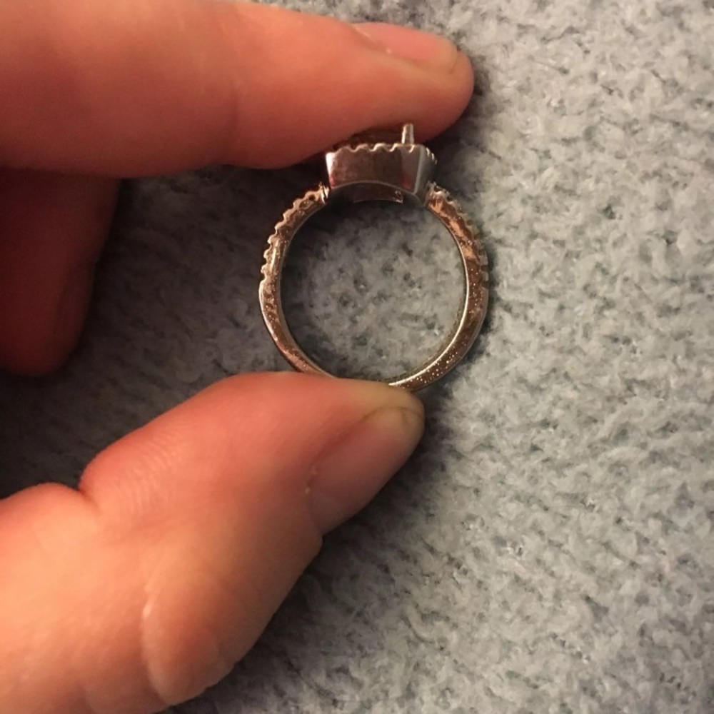 Ring - Picture 4 of 4