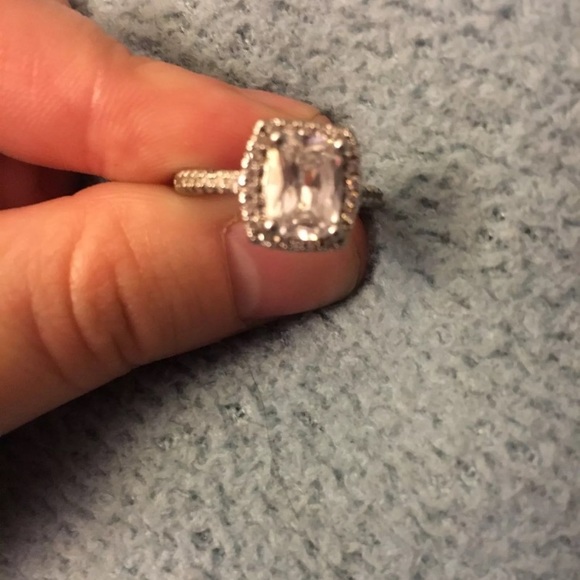 Ring - Picture 3 of 4