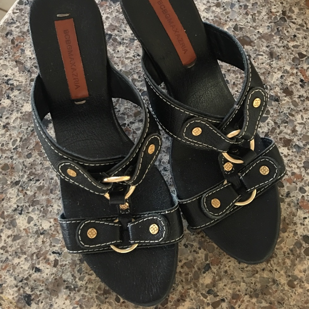 BCBG Maxazria wedge black sandals