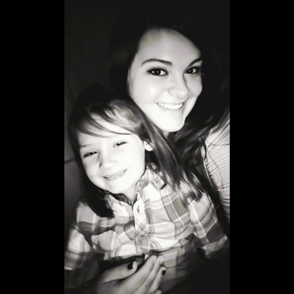 Meet your Posher, Jessica - Picture 1 of 1