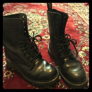 Doc Martins Combat Boots