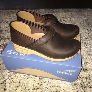 Dansko Professionals 38
