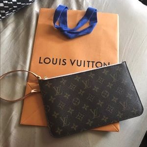 Louis Vuitton Neverfull MM pouch