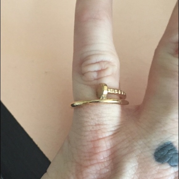 Gold tone nail ring - Picture 2 of 2