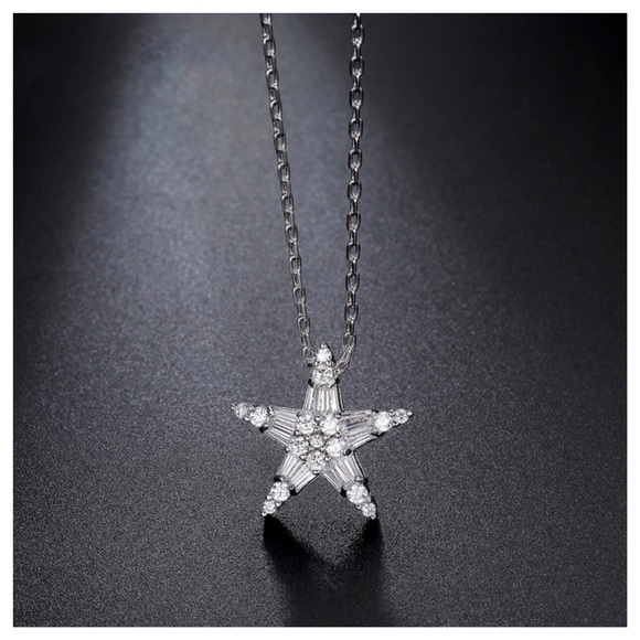 Swarovski Crystals Star Necklace Earrings Set - Picture 2 of 7