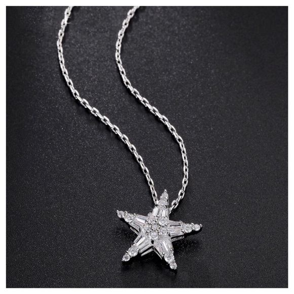 Swarovski Crystals Star Necklace Earrings Set - Picture 3 of 7