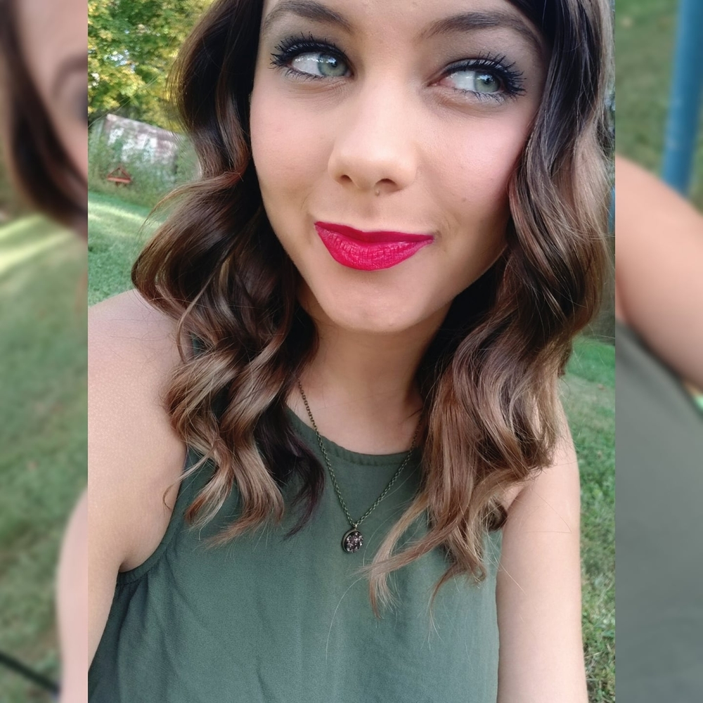 Meet your Posher, Alyssa