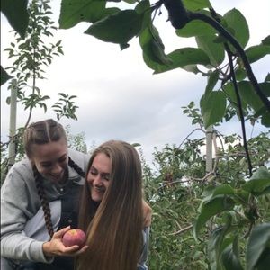 Meet your Posher, Olivia