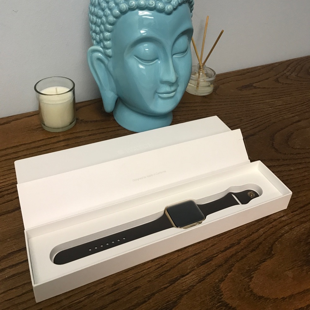 Brand new Apple Watch (Gold - 42 mm). Never worn.