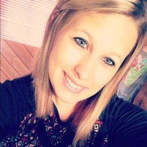 Meet your Posher, Caitlyn