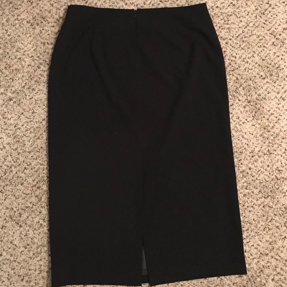 Apostrophe Essentials Skirt