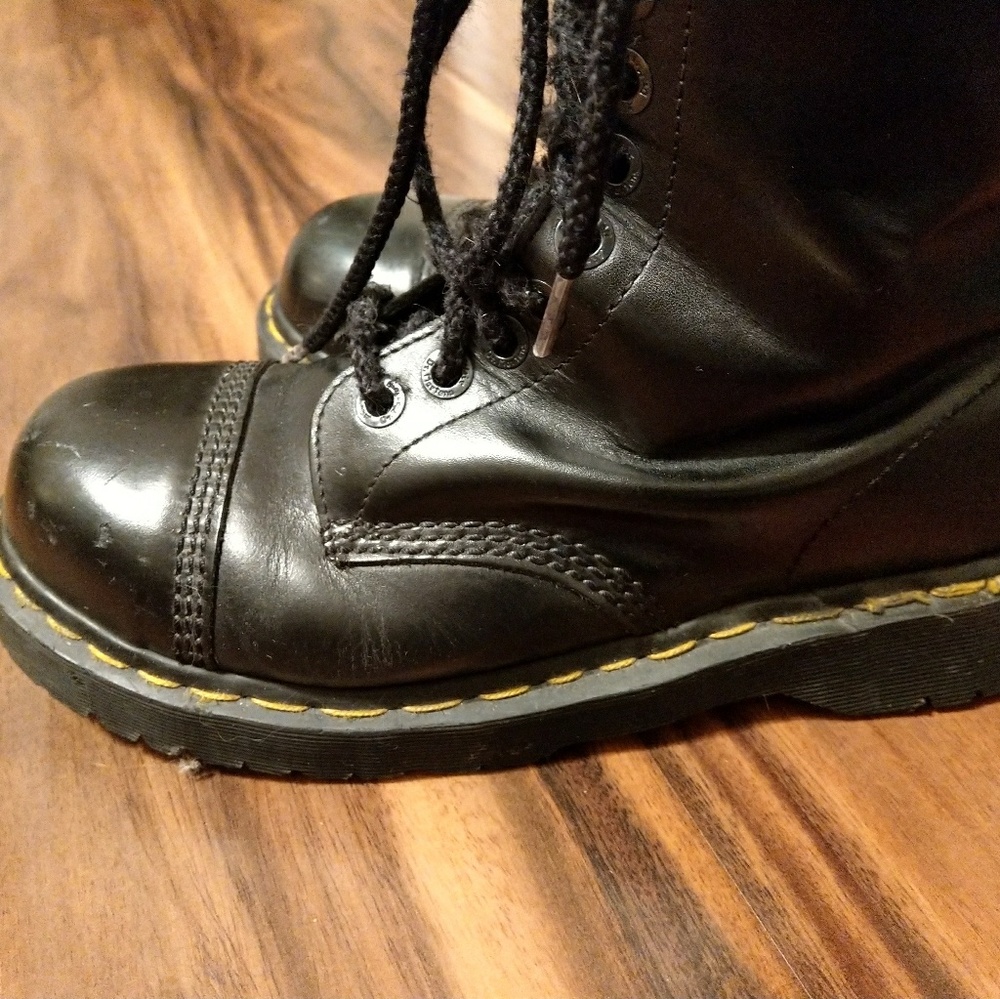 Dr. Martens 8761