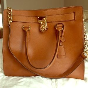 Michael Kors Large Saffiano Acorn Purse