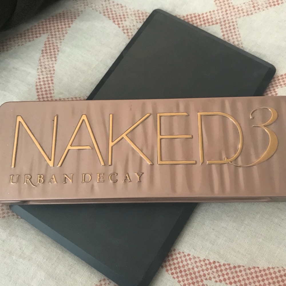 Urban Decay Naked 3 Eye shadow palette