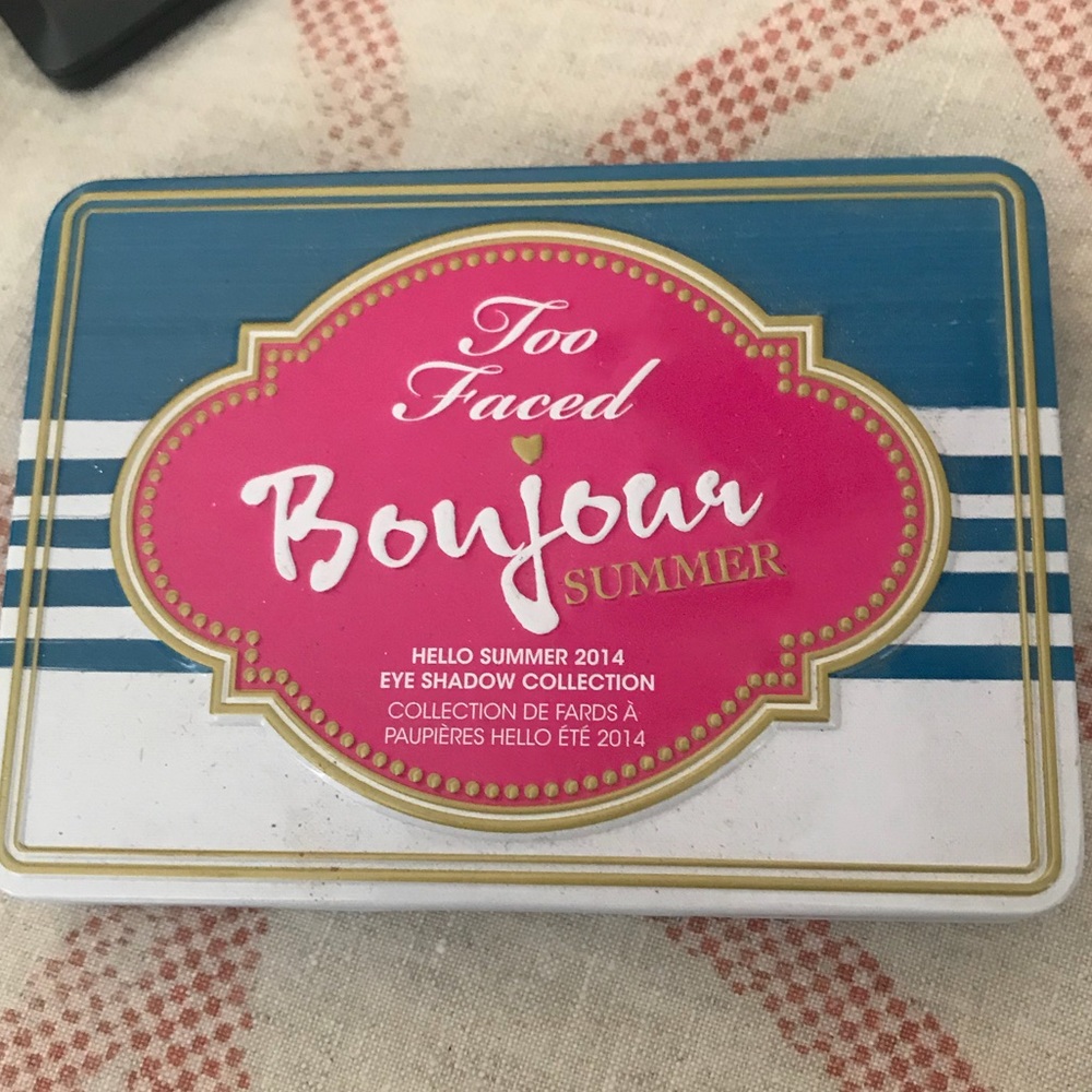 Too Faced summer eye shadow palette