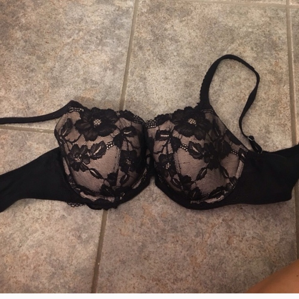 Victoria Secret Lace Bra 36DD